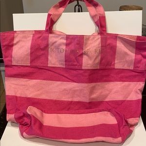 NWOT-VS BEACH OR SHOPPING BAG!!